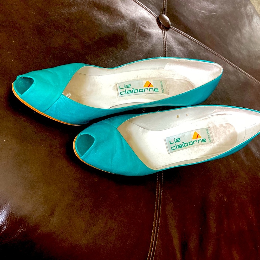 Vintage LIZ CLAIBORNE peep toes heels unique turquoise color 8N nice condition